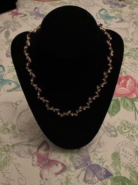 Gold Leaf-Link Necklace - Women Jewelry 15 inch